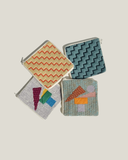 【NEEDLEPOINT POUCH KIT】ニードルポイント刺繍をするポーチキット